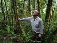 Yadvinder Malhi a un bosc al Perú